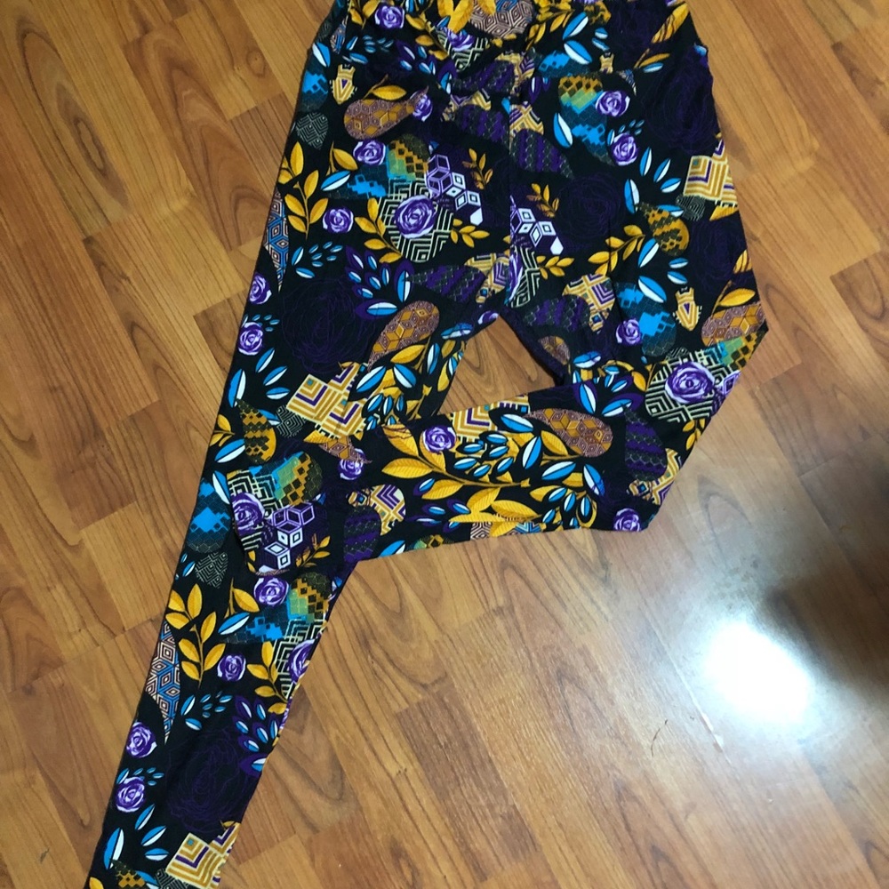 Lularoe tall and curvy leggings